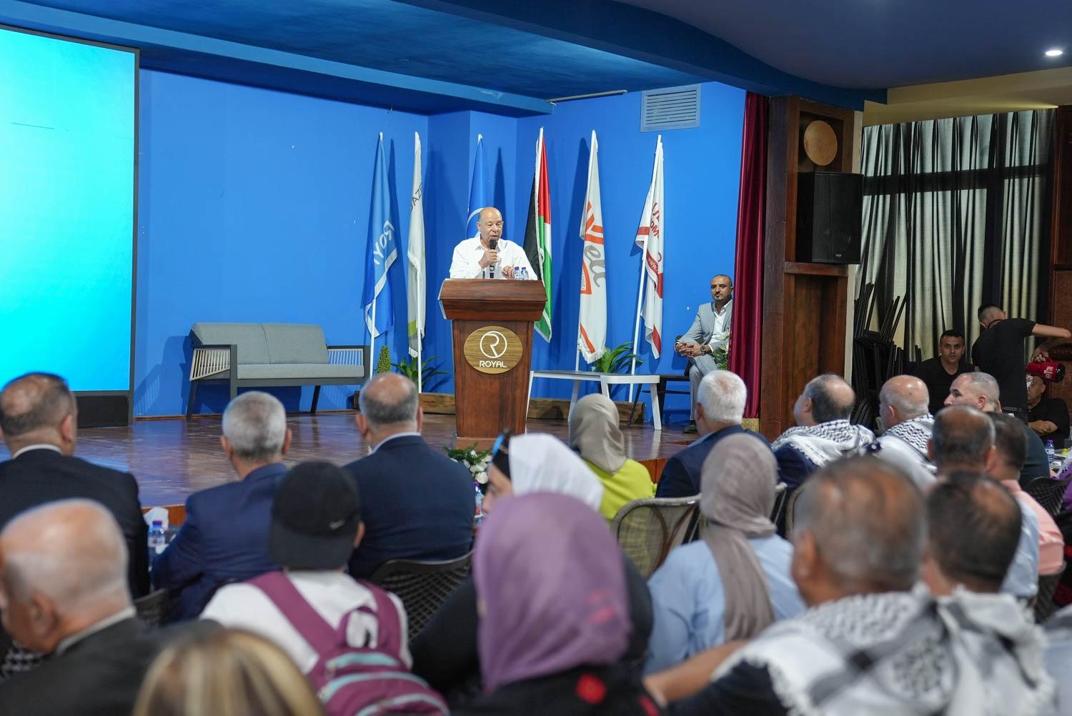 Royal hosts a delegation from the governorates of Nablus and Hebron