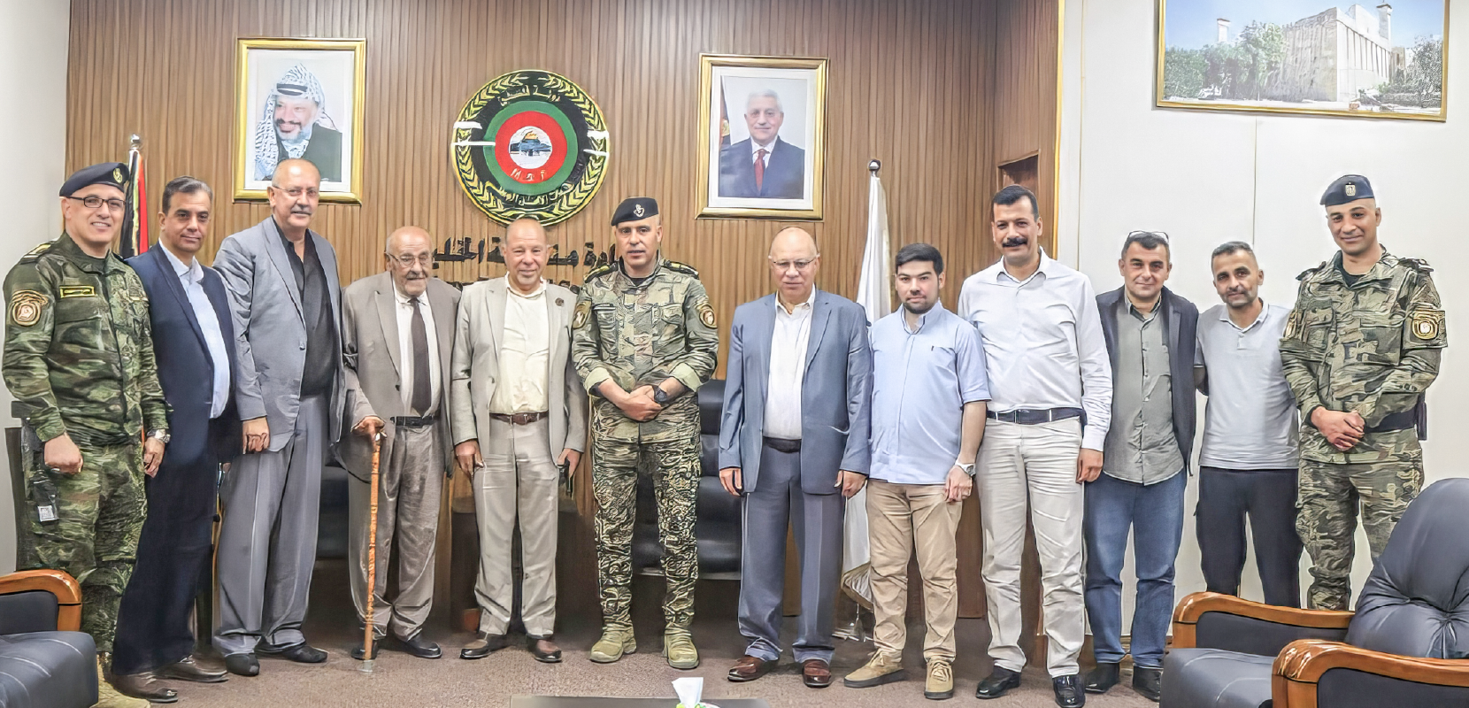 شركة رويال تقدم التهنئة لقائد قوات الأمن الوطني بمناسبة توليه مهامه الجديدة في الخليل